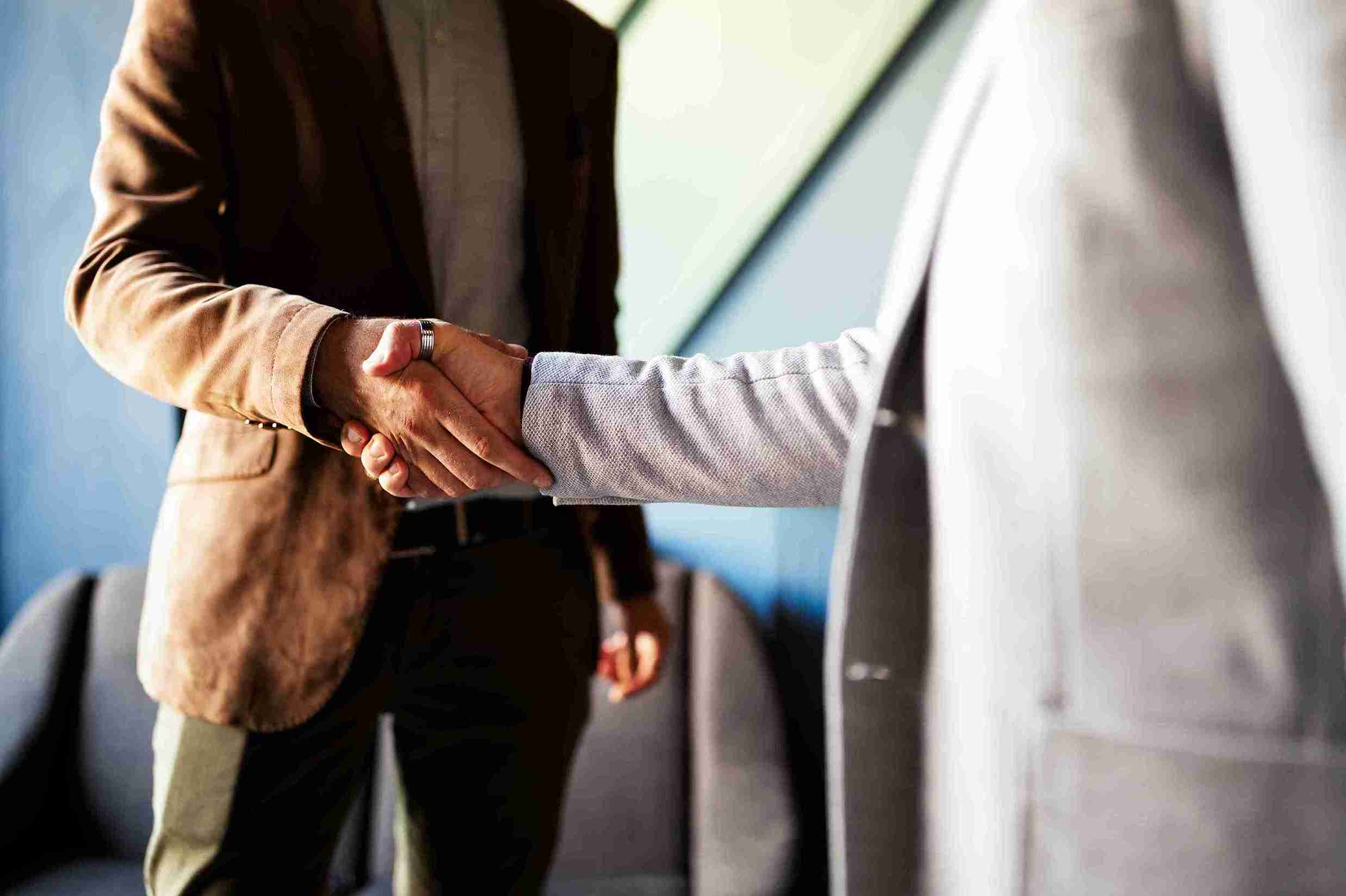 Dicas para conseguir clientes como parceiro comercial de energia